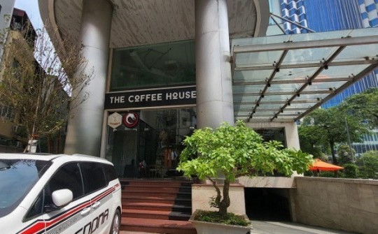 7 người bị thương ở The Coffee House: Tấm kính rơi có thuộc sự quản lý của tòa nhà?