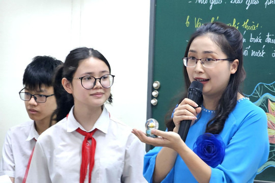 Hà Nội: Phụ huynh, học sinh lo lắng khi chọn trường THPT có 'tỉ lệ chọi' cao