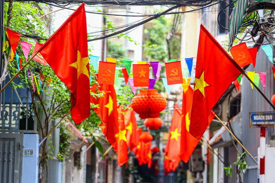 Tặng cờ Tổ quốc cho hơn 2,2 triệu hộ dân: Hình ảnh tự hào chưa từng có sẽ xuất hiện ở Hà Nội vào dịp 10/10