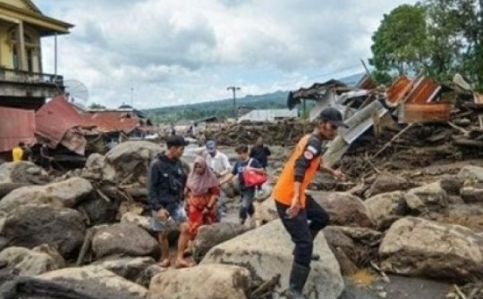 Lũ quét kéo theo dung nham lạnh tại Indonesia khiến 41 người chết