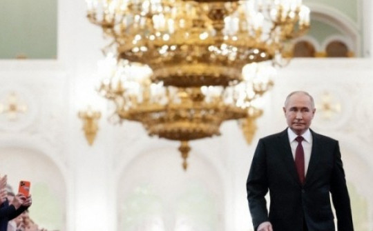 Nội các mới và nhiệm kỳ thứ 5 của ông Putin