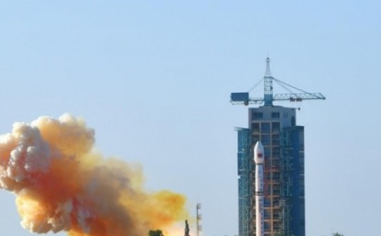Xem Trung Quốc phóng tên lửa Trường Chinh 4C đưa vệ tinh lên quỹ đạo