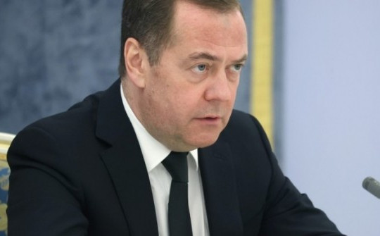 Ông Medvedev tuyên bố rắn về ông Zelensky