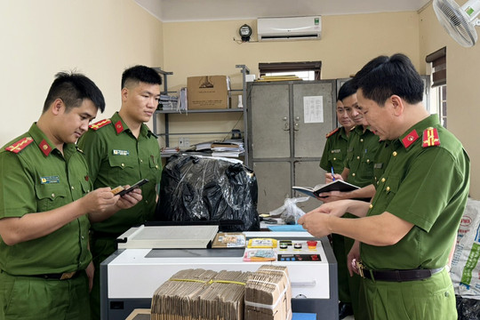 Đường dây sản xuất 2.000 giấy phép lái xe, đăng ký xe giả ở Thanh Hóa bị sa lưới