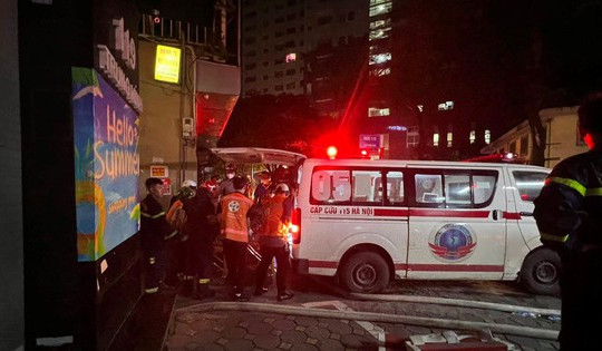 Hiện trường vụ cháy nhà trọ 5 tầng ở Trung Kính khiến 14 người tử vong