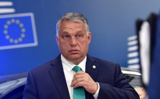 Hungary tuyên bố "xem lại" vai trò ở NATO