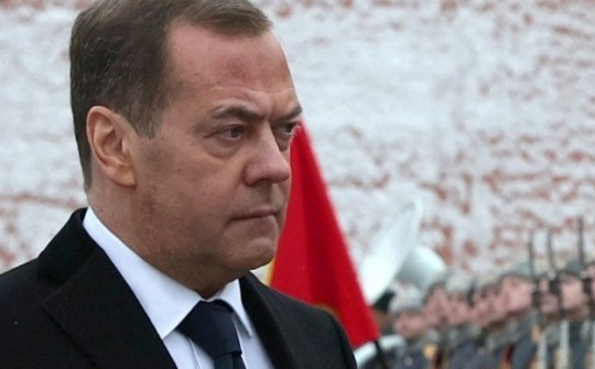 Ông Medvedev cảnh báo điều xảy ra nếu Mỹ tấn công vị trí quân đội Nga ở Ukraine