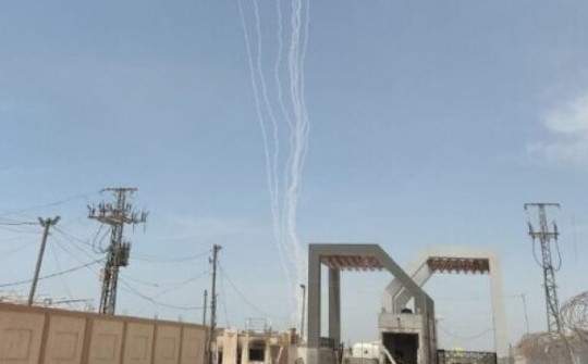 Tuyên bố của quan chức Israel sau khi Hamas phóng loạt rocket cỡ lớn