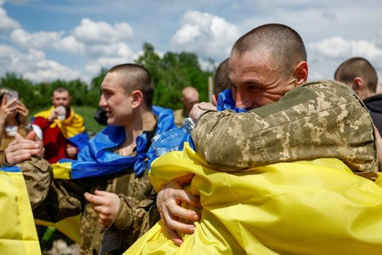 Nga và Ukraine trao đổi 150 tù binh