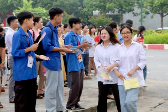 Hơn 10 nghìn thí sinh Yên Bái làm bài thi đầu tiên vào lớp 10