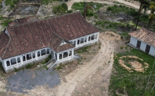 Cảnh hoang tàn ở khu nhà cổ 100 tuổi tại Khánh Hòa