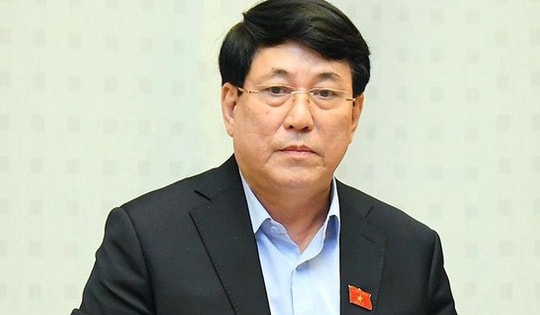Bộ Chính trị quy định về thẩm quyền của người đứng đầu tạm đình chỉ công tác với cán bộ cấp dưới