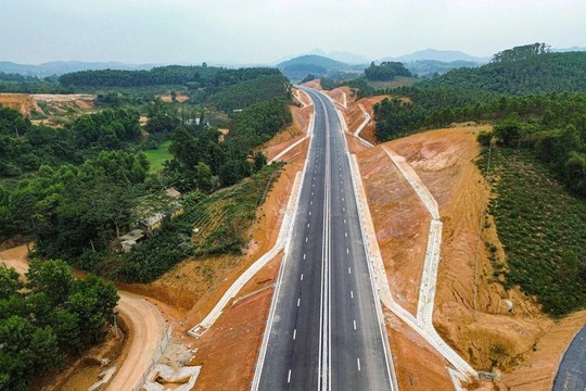 Nguy cơ “vỡ tiến độ” Dự án Cao tốc Bắc - Nam qua Quảng Trị