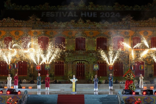 Mãn nhãn Lễ khai mạc Festival Nghệ thuật Quốc tế Huế 2024