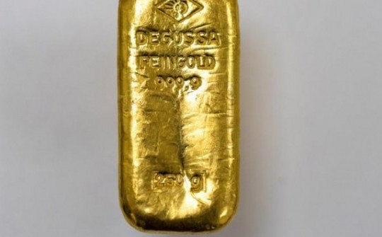 Dự báo giá vàng ngày 10/6: Vàng thế giới lao dốc không phanh, giá vàng tại Việt Nam sẽ ra sao?