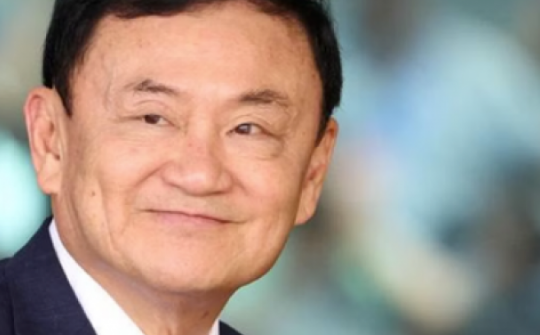 Ông Thaksin lên tiếng sau khi bị truy tố tội khi quân