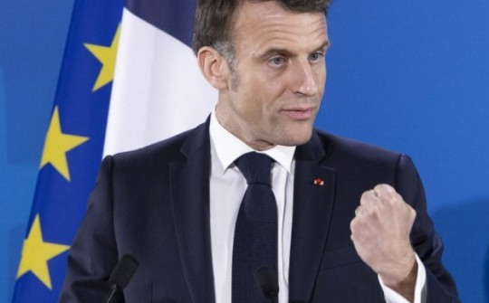 Tổng thống Pháp giải tán Quốc hội