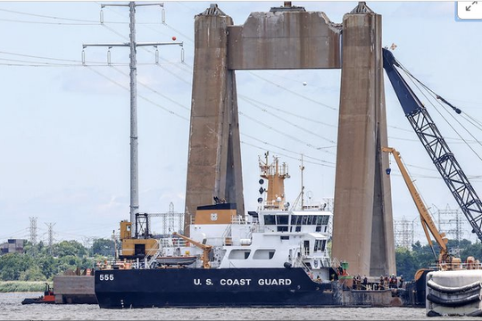 Kênh chính cảng Baltimore mở cửa trở lại sau vụ sập cầu