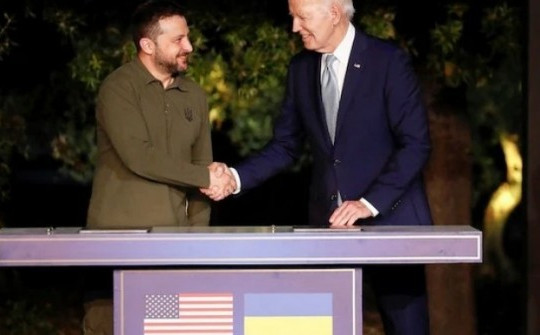 Ukraine và Mỹ ký thỏa thuận an ninh 10 năm