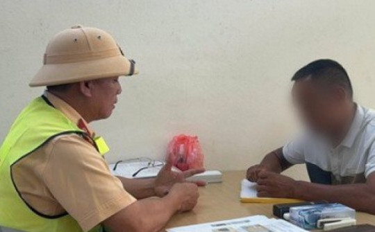 Xử phạt, tước giấy phép 2 lái xe đi ngược chiều cao tốc Nội Bài - Lào Cai