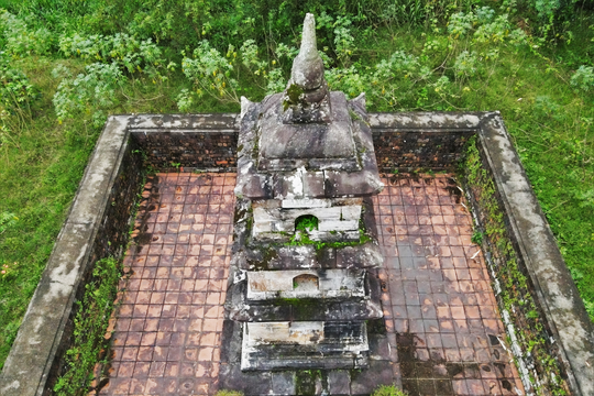 Am tháp bằng đá hơn 500 năm ở Hà Tĩnh