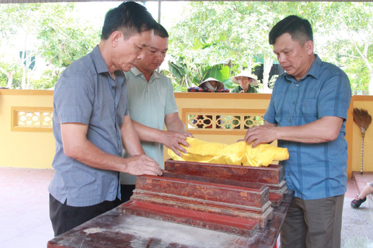 Bí mật trong chiếc tráp gỗ gần 250 năm tuổi của dòng họ ở Hà Tĩnh