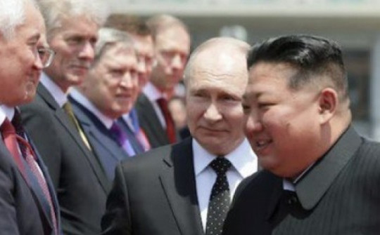 Tổng thống Putin tặng xe sang Aurus Senat cho lãnh đạo Triều Tiên