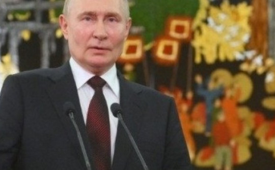 Ông Putin cảnh báo phương Tây, khẳng định Nga sẽ không rút quân khỏi Ukraine
