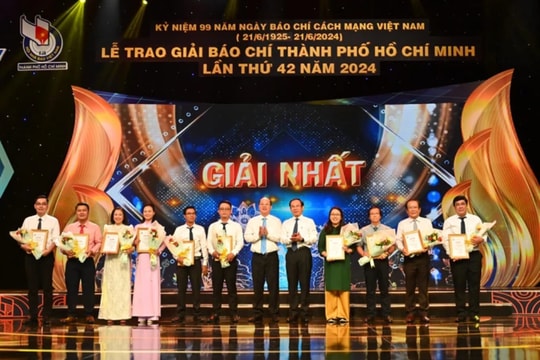 TPHCM trao giải báo chí lần thứ 42