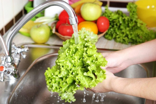 Rửa rau củ quả đúng cách để bảo vệ sức khỏe