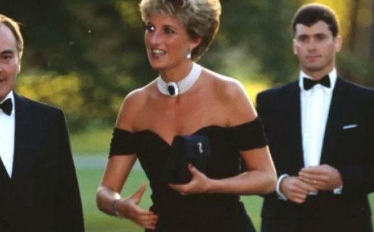 Câu chuyện phía sau "chiếc váy trả thù" của công nương Diana