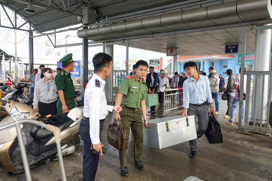 Kiên Giang đưa đề thi vượt hơn 120km đường biển ra Phú Quốc