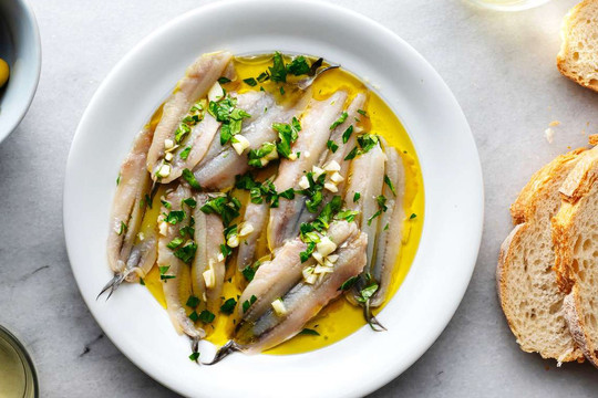 Loại cá là "kho omega-3 và chất sắt" cực tốt cho sức khỏe tim mạch, chợ Việt bán đầy giá lại rẻ