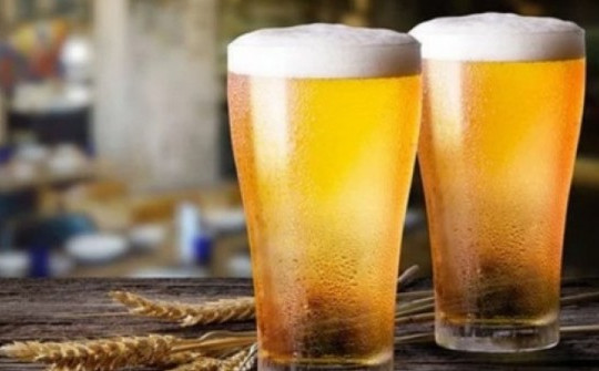 Bất chấp thông tin cấm tuyệt đối nồng độ cồn, một cổ phiếu ngành bia rượu phăm phăm đi lên