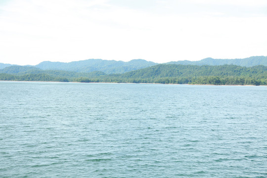 Hồ Kẻ Gỗ - Điểm Du lịch xanh hấp dẫn