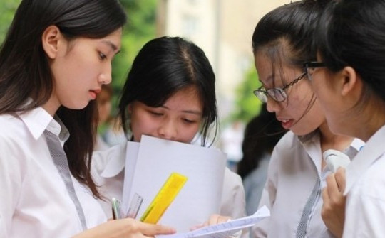 Bất ngờ: Một trường THPT ở Hà Nội có điểm chuẩn lớp 10 giảm hơn 16 điểm