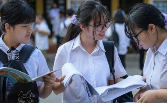 Khi nào học sinh trúng tuyển vào lớp 10 ở Hà Nội phải xác nhận nhập học?