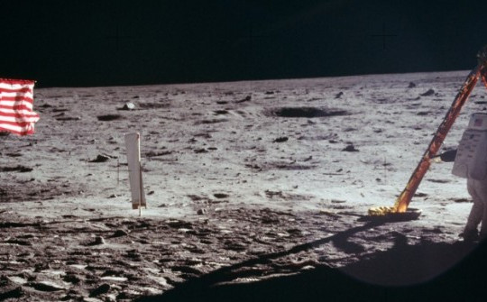 Nga xóa bỏ đồn đoán hàng thập kỷ về việc Mỹ đưa người lên Mặt trăng