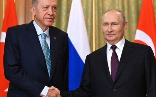 Tổng thống Thổ Nhĩ Kỳ đề nghị giúp dừng xung đột, Nga trả lời dứt khoát