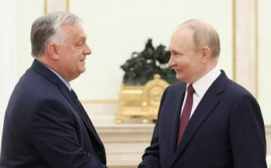 Thủ tướng Hungary thăm Nga, phương Tây dậy sóng