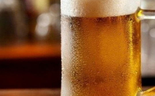 Uống bia có lợi ích và tác hại gì?