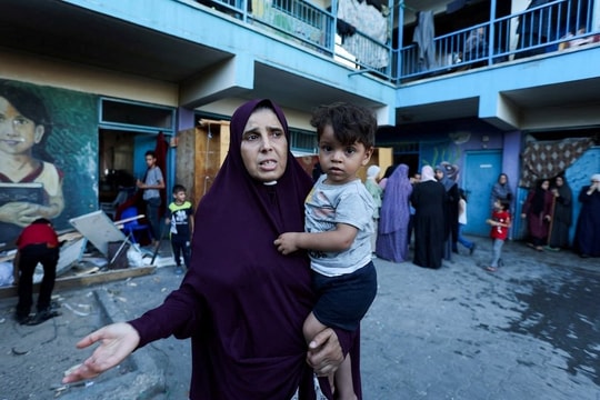 Israel không kích trường học ở Gaza, nhiều người thương vong