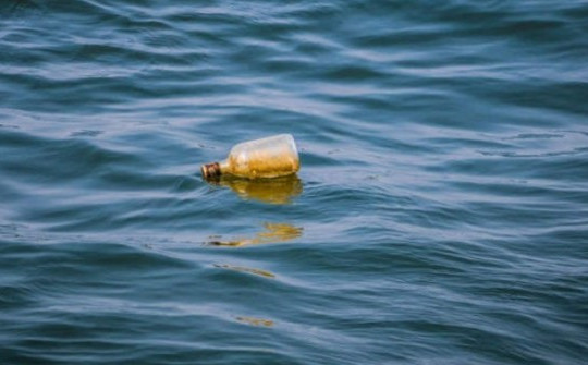 5 ngư dân Sri Lanka tử vong sau khi uống chai nước được tìm thấy trên biển