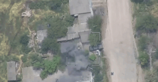 Bộ Quốc phòng Nga công bố video phá hủy 10 phương tiện quân sự Ukraine