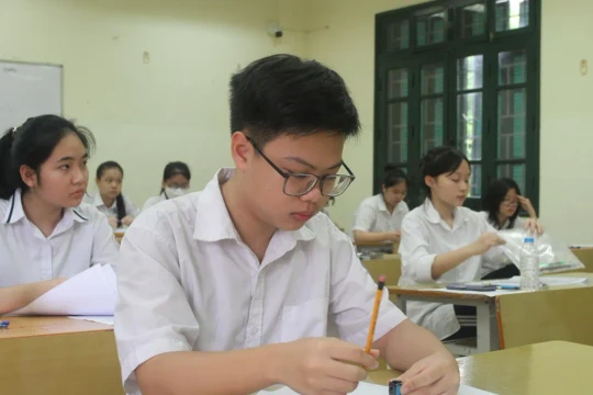 Hà Nội lưu ý học sinh xét tuyển 'nguyện vọng tràn'