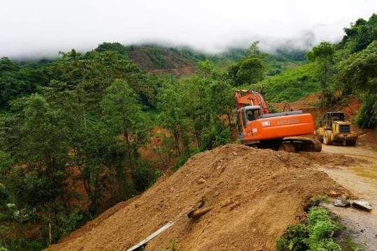 Dừng công tác tìm kiếm cứu nạn vụ sạt lở đất vùi lấp xe khách tại Hà Giang