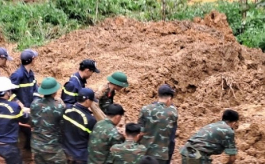 Hành động bất ngờ giúp nữ hành khách thoát nạn trong vụ sạt lở ở Hà Giang