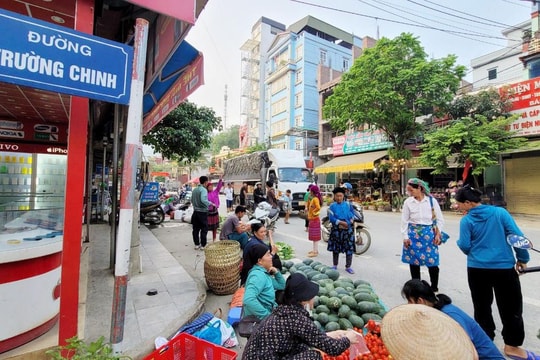 Nhộn nhịp chợ phiên Yên Minh