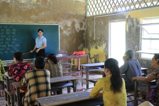 'Học để làm ma biết chữ'