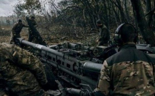 Tổng thống Ukraine tiết lộ thế khó của quân đội ở tiền tuyến